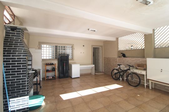 Garagem de casa à venda com 3 quartos, 100m² em Vila Socorro, São Paulo
