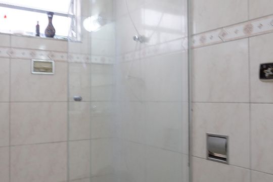 Banheiro do Quarto 1 suíte de casa para alugar com 4 quartos, 79m² em Jardim Rosa de Franca, Guarulhos