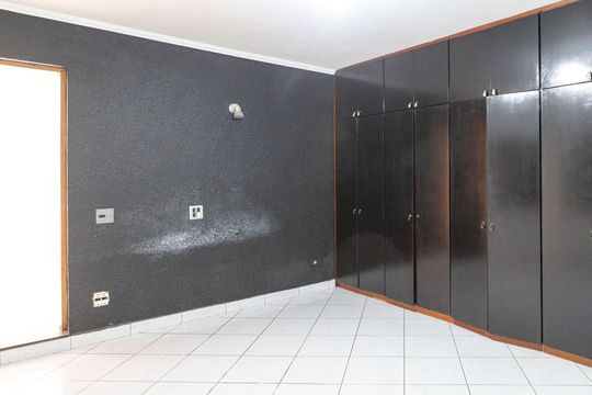 Quarto 1 suíte de casa para alugar com 4 quartos, 79m² em Jardim Rosa de Franca, Guarulhos