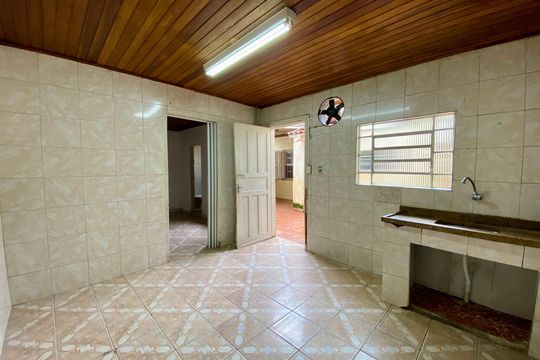 Cozinha edícula de casa para alugar com 3 quartos, 183m² em Vila Rosalia, Guarulhos