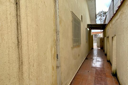 Corredor de casa para alugar com 3 quartos, 183m² em Vila Rosalia, Guarulhos