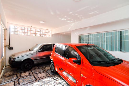 Garagem de casa à venda com 3 quartos, 200m² em Vila Galvão, Guarulhos