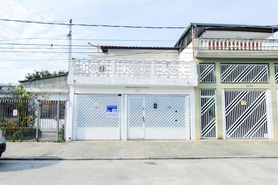 Fachada de casa à venda com 3 quartos, 200m² em Vila Galvão, Guarulhos
