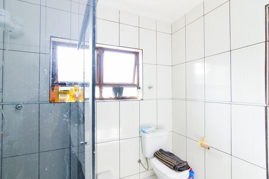 Banheiro da Suíte 2 de casa à venda com 3 quartos, 200m² em Vila Galvão, Guarulhos