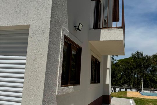 Área externa de casa para alugar com 3 quartos, 220m² em Los Álamos, Cotia