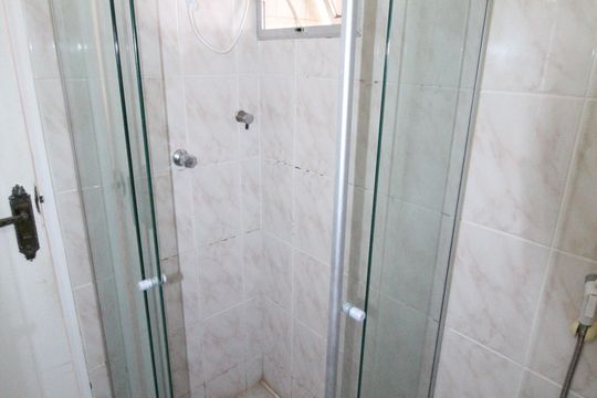 Banheiro de apartamento para alugar com 1 quarto, 58m² em Centro, São José dos Campos