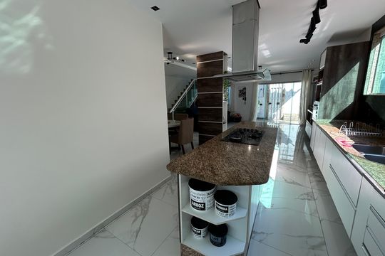 Cozinha de casa à venda com 4 quartos, 317m² em Del Castilho, Rio de Janeiro