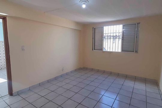 Casa para alugar com 2 quartos, 300m² em Pestana, Osasco