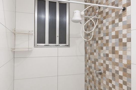 Banheiro de apartamento para alugar com 1 quarto, 44m² em Copacabana, Rio de Janeiro