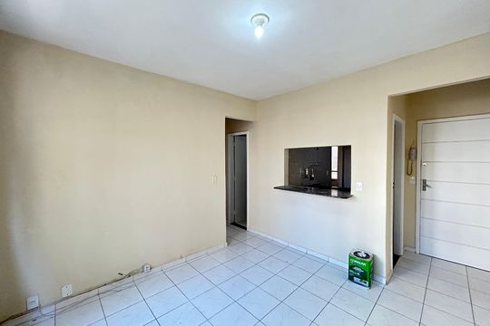 Sala de apartamento à venda com 2 quartos, 48m² em Todos Os Santos, Rio de Janeiro