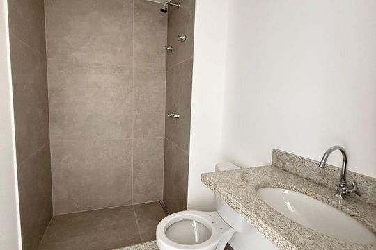 Banheiro de apartamento à venda com 1 quarto, 30m² em Centro, Rio de Janeiro
