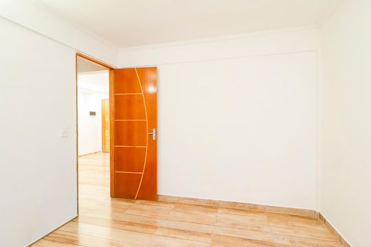 Quarto 2 de apartamento para alugar com 2 quartos, 48m² em Jardim Redil, São Paulo