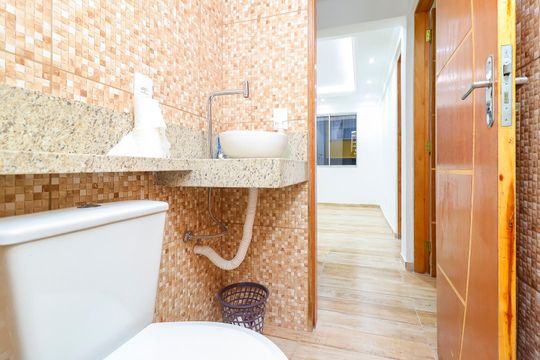 Banheiro de apartamento para alugar com 2 quartos, 48m² em Jardim Redil, São Paulo