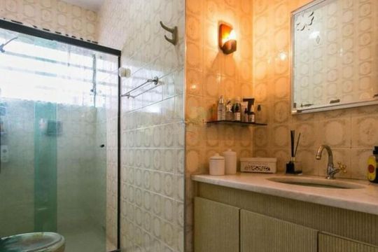 Casa à venda com 2 quartos, 110m² em Vila Carrão, São Paulo