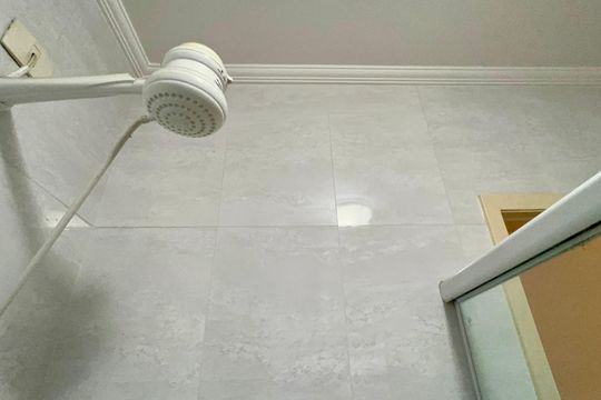 Banheiro da Suíte de casa para alugar com 3 quartos, 186m² em Alto de Pinheiros, São Paulo