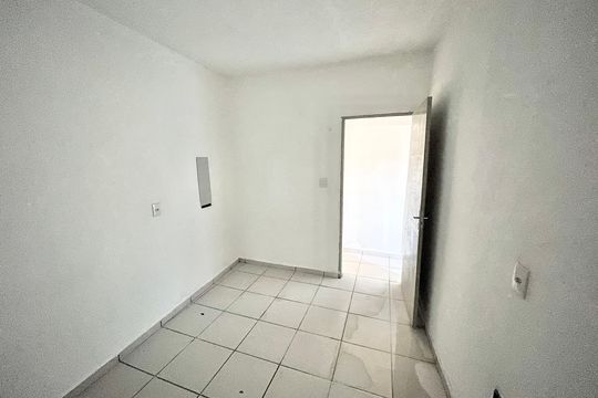 Quarto 2 de casa à venda com 2 quartos, 50m² em Vila Espanhola, São Paulo
