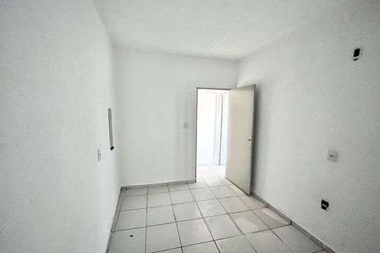 Quarto 2 de casa à venda com 2 quartos, 50m² em Vila Espanhola, São Paulo