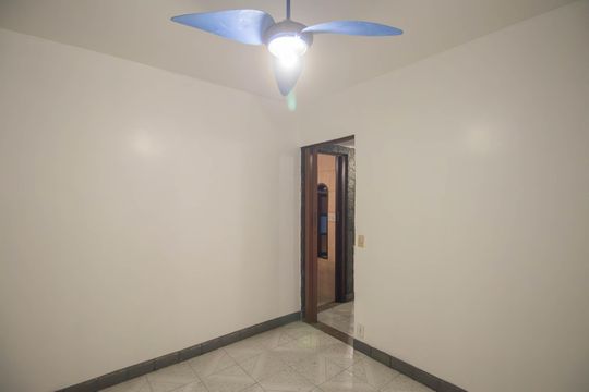 Quarto 2 de apartamento para alugar com 2 quartos, 120m² em Parada Quarenta, São Gonçalo
