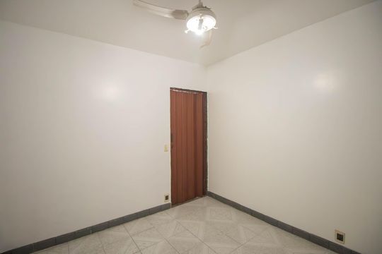 Quarto 1 de apartamento para alugar com 2 quartos, 120m² em Parada Quarenta, São Gonçalo