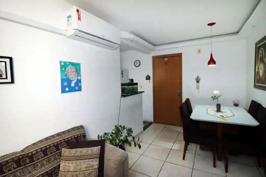 Sala de apartamento à venda com 2 quartos, 50m² em Parada de Lucas, Rio de Janeiro