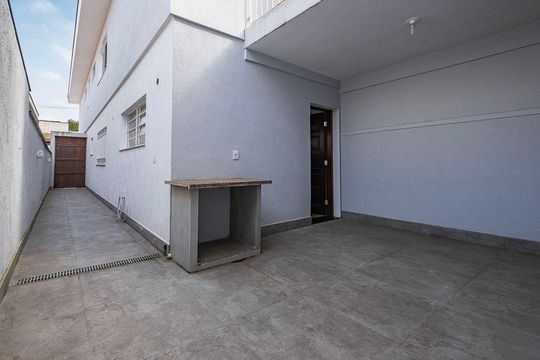 Área externa de casa à venda com 3 quartos, 160m² em Vila Madalena, São Paulo