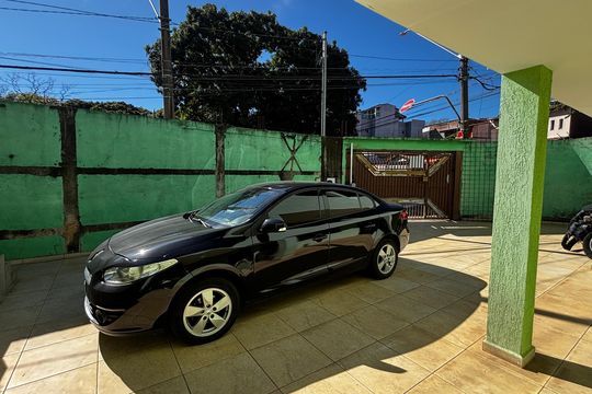 Garagem de casa à venda com 3 quartos, 257m² em Parque Capuava, Santo André