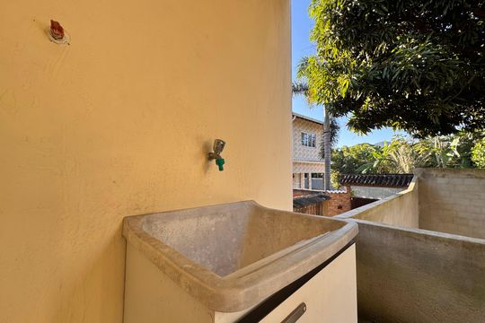 Área de Serviço de casa para alugar com 1 quarto, 55m² em Guaratiba, Rio de Janeiro