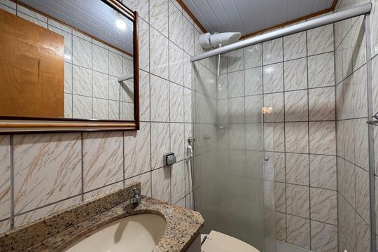 Banheiro  de casa para alugar com 1 quarto, 55m² em Guaratiba, Rio de Janeiro