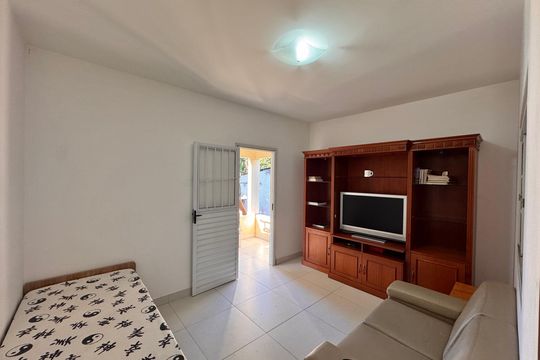 Casa para alugar com 1 quarto, 55m² em Guaratiba, Rio de Janeiro