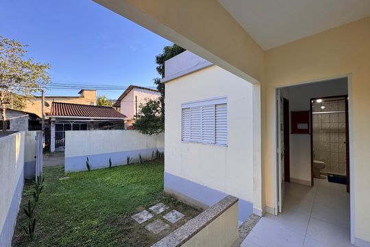 Varanda de casa para alugar com 1 quarto, 55m² em Guaratiba, Rio de Janeiro