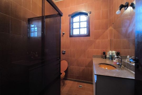 Casa à venda com 4 quartos, 303m² em Floramar, Belo Horizonte