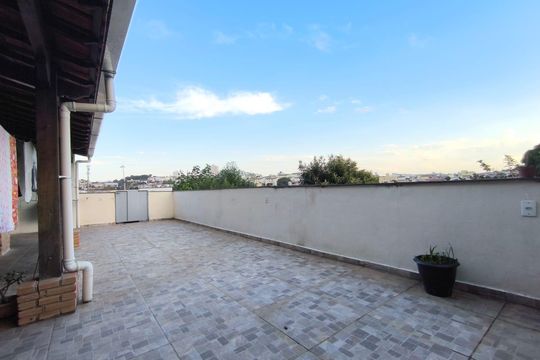 Casa à venda com 4 quartos, 303m² em Floramar, Belo Horizonte