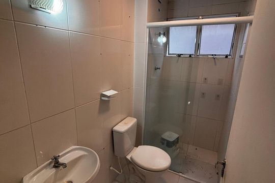Banheiro de apartamento à venda com 2 quartos, 54m² em Chácaras São Luís, Barueri