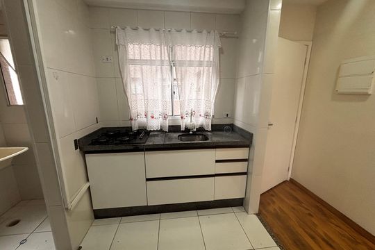 Cozinha de apartamento à venda com 2 quartos, 54m² em Chácaras São Luís, Barueri
