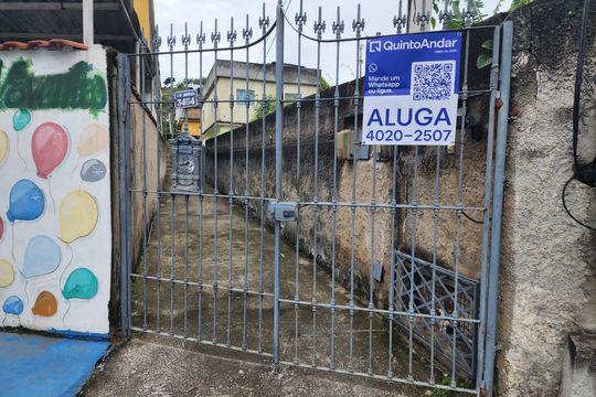 Fachada de casa para alugar com 3 quartos, 120m² em Barro Vermelho, São Gonçalo