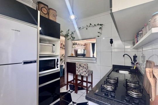 Cozinha de apartamento para alugar com 1 quarto, 42m² em Cristal, Porto Alegre
