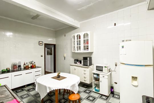 Cozinha  de casa à venda com 4 quartos, 490m² em Vila Granada, São Paulo
