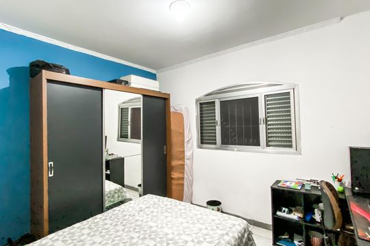 Quarto 2 de casa à venda com 4 quartos, 490m² em Vila Granada, São Paulo