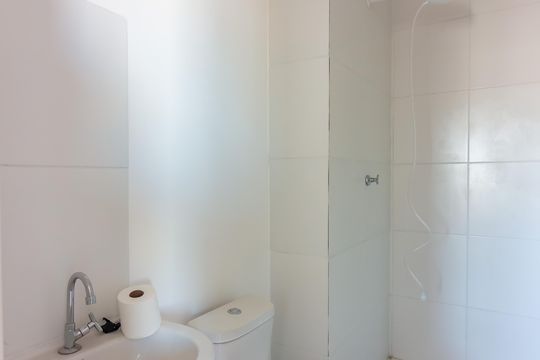 Banheiro de apartamento para alugar com 2 quartos, 37m² em Jaguaribe, Osasco