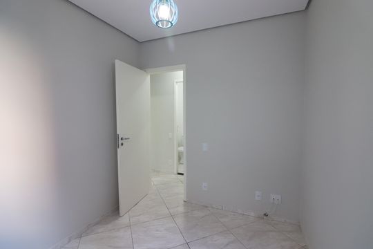 Quarto 1 de apartamento à venda com 3 quartos, 61m² em Jardim Santo André, Santo André