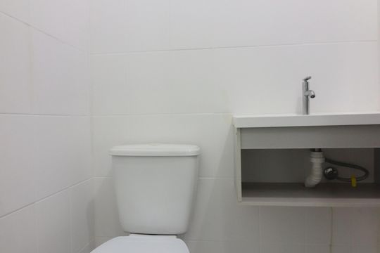 Banheiro Social de apartamento à venda com 3 quartos, 61m² em Jardim Santo André, Santo André