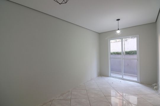 Sala  de apartamento à venda com 3 quartos, 61m² em Jardim Santo André, Santo André