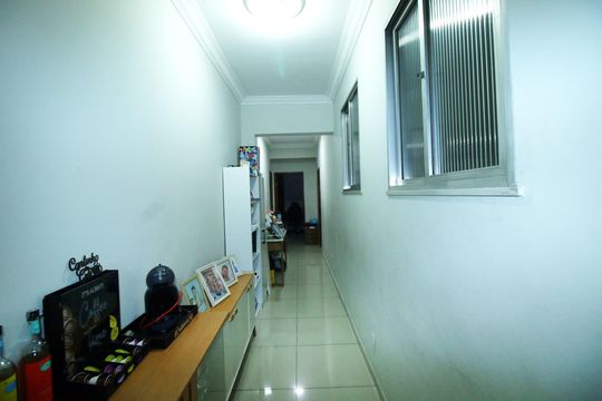 Sala - Corredor de apartamento à venda com 2 quartos, 72m² em Olaria, Rio de Janeiro