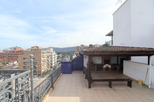 Varanda de apartamento para alugar com 3 quartos, 380m² em Parque Enseada, Guarujá