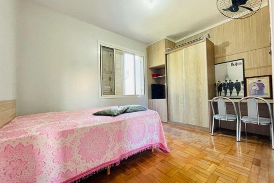 Quarto 1 de apartamento para alugar com 2 quartos, 69m² em São Sebastião, Porto Alegre