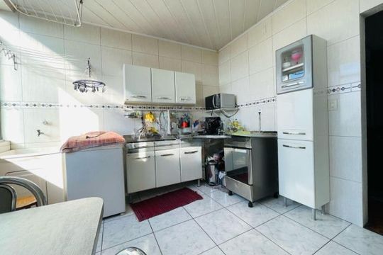 Cozinha de apartamento para alugar com 2 quartos, 69m² em São Sebastião, Porto Alegre