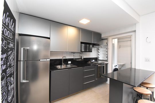 Cozinha de apartamento à venda com 1 quarto, 61m² em Batel, Curitiba