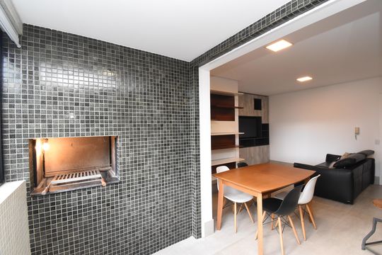 Varanda da Sala com Churrasqueira de apartamento à venda com 1 quarto, 61m² em Batel, Curitiba