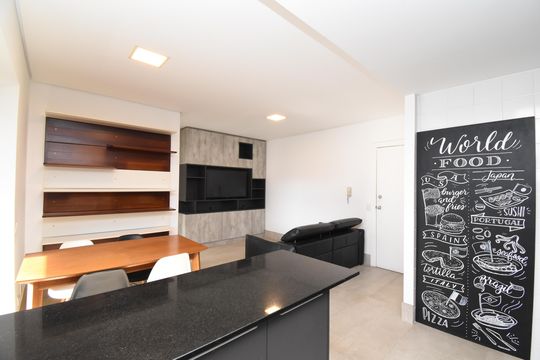 Sala de apartamento à venda com 1 quarto, 61m² em Batel, Curitiba