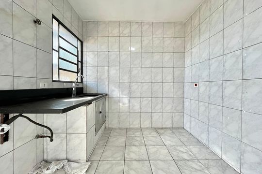 Cozinha de casa de condomínio para alugar com 2 quartos, 65m² em Americanópolis, São Paulo
